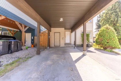 Front Yard Photo of 28 2986 Coast Meridian Road, Port Coquitlam, BC