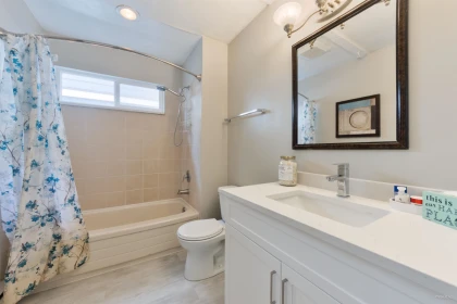Guest Bathroom Photo of 28 2986 Coast Meridian Road, Port Coquitlam, BC