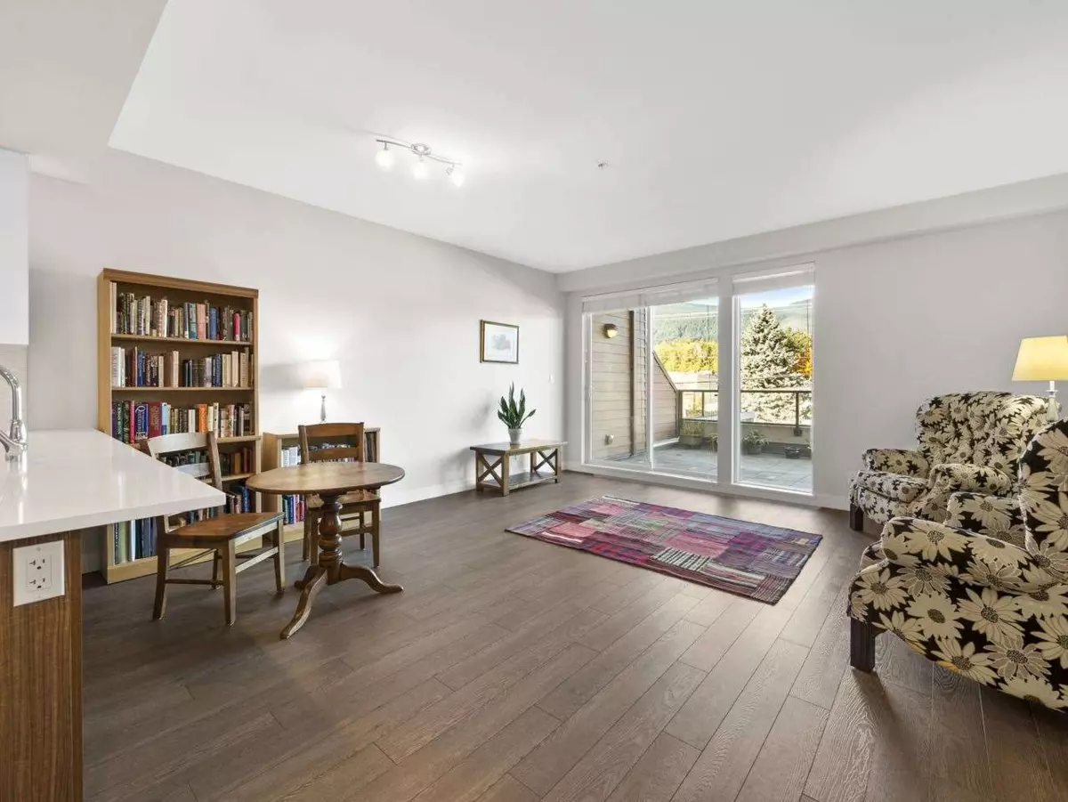 Dining Area Photo of 205 875 Gibsons Way, Gibsons, BC