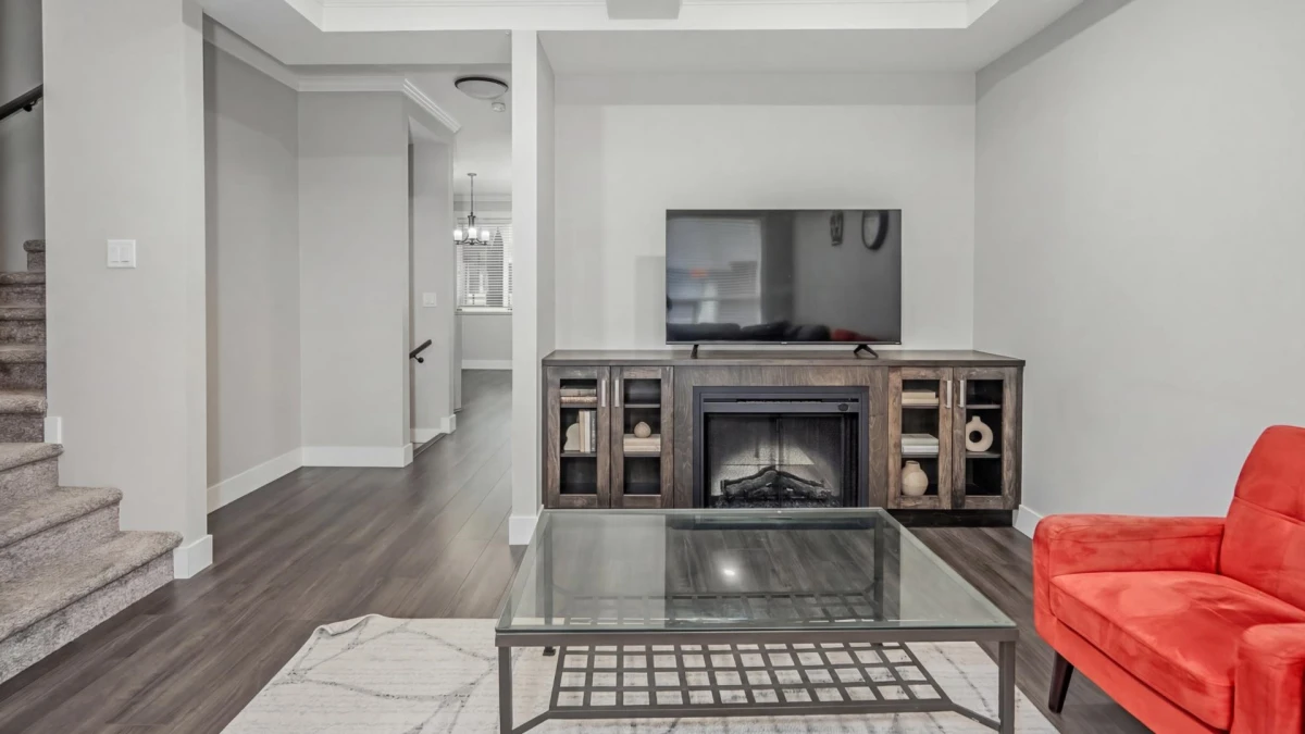 Family Room Photo of 2 10480 248 Street, Maple Ridge, BC