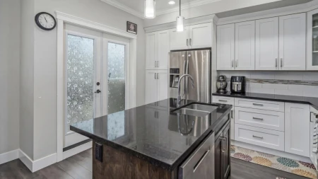 Kitchen Island Photo of 2 10480 248 Street, Maple Ridge, BC