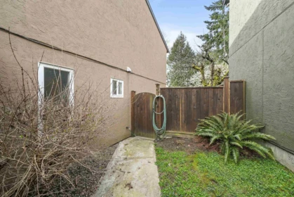 Laundry Room Photo of 19432 62 Avenue, Surrey, BC
