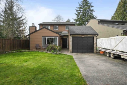Staircase Photo of 19432 62 Avenue, Surrey, BC