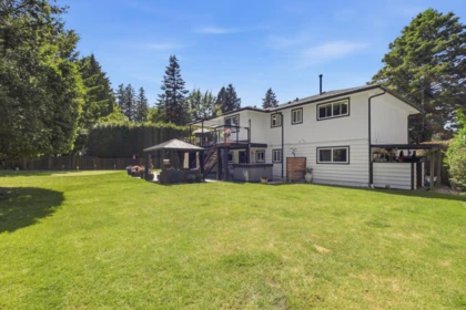 Fitness Center Photo Near 876 Harris Place, Delta, BC