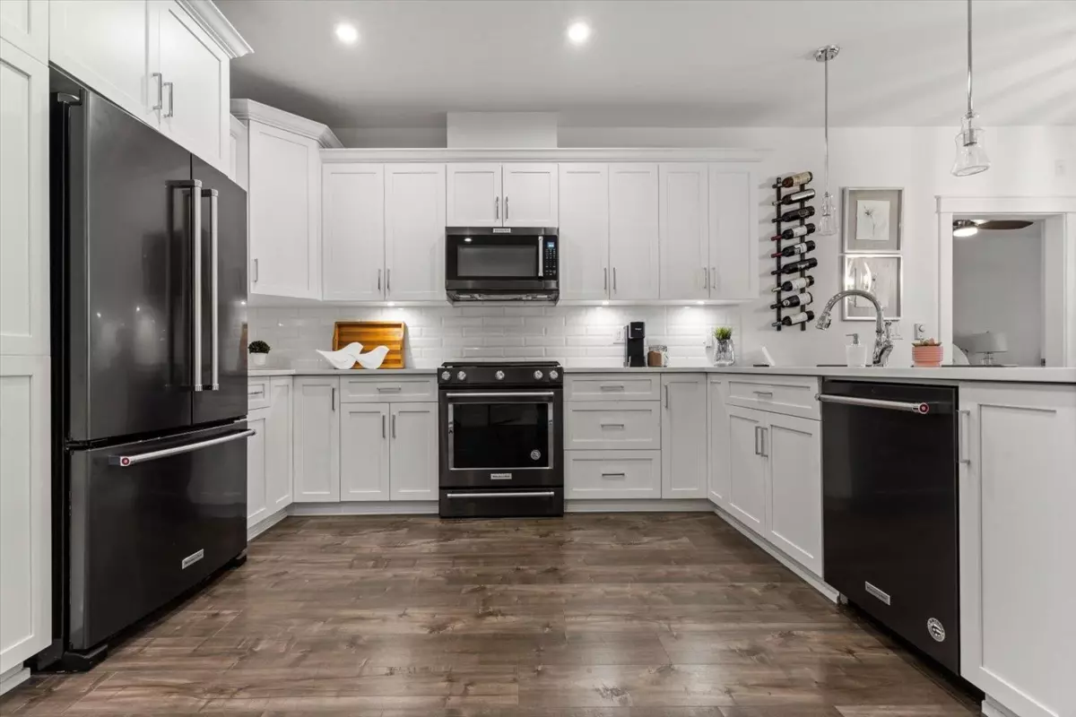 Dining Area Photo of 106 5384 Tyee Lane, Chilliwack, BC