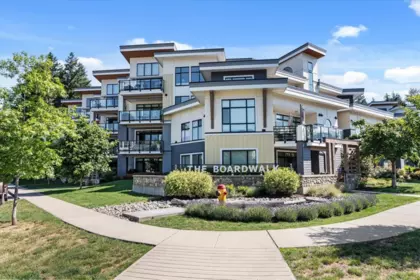 Swimming Pool Photo of 106 5384 Tyee Lane, Chilliwack, BC