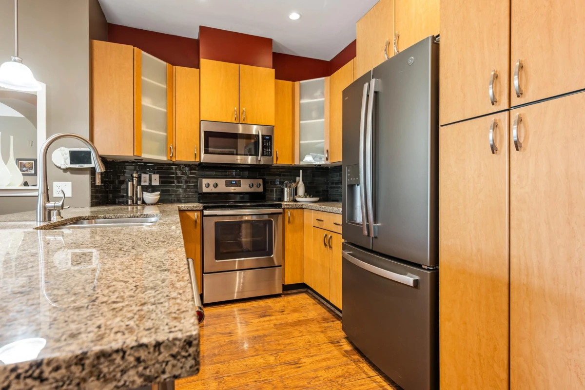 Dining Area Photo of 315 33485 South Fraser Way, Abbotsford, BC