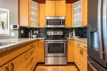 Kitchen Island Photo of 315 33485 South Fraser Way, Abbotsford, BC