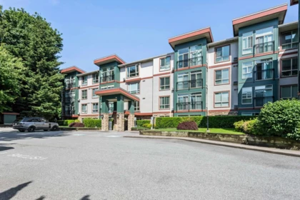 Outdoor Patio Photo of 315 33485 South Fraser Way, Abbotsford, BC