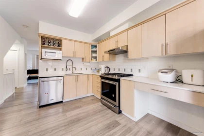 Walk-In Closet Photo of 27 6300 Alder Street, Richmond, BC