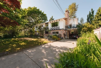 934 Davis Road, Gibsons, BC, Gibsons — Single Family Residence for sale