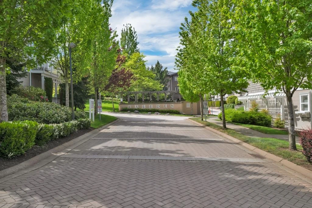Family Room Photo of 90 2729 158 Street, Surrey, BC