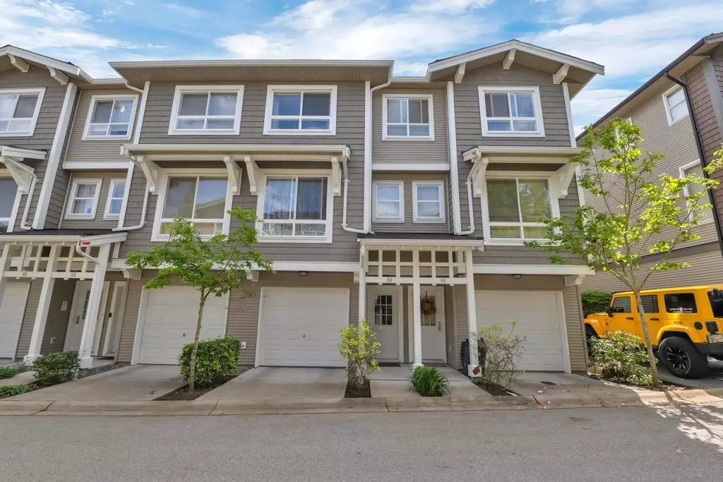 Living Room Photo of 90 2729 158 Street, Surrey, BC