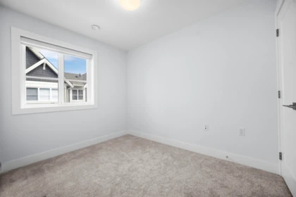 Basement Recreation Room Photo of 7 5377 8a Avenue, Delta, BC