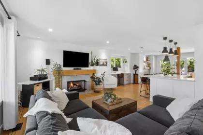 1214 Eastview Road, North Vancouver, BC, North Vancouver — Single Family Residence for sale
