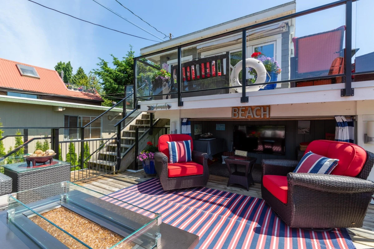 Family Room Photo of 912 Keil Street, White Rock, BC