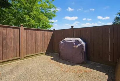 Garden / Landscaping Photo of 32904 3 AVENUE, Mission BC V2V 1N3
