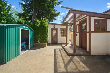 Outdoor Patio Photo of 32904 3 AVENUE, Mission BC V2V 1N3