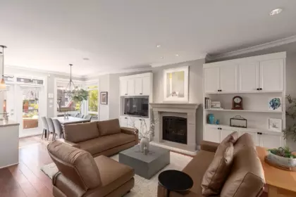 227 E 17 Street, North Vancouver, BC, North Vancouver — Half Duplex for sale