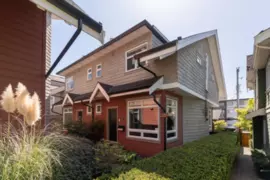 227 E 17 Street, North Vancouver, BC