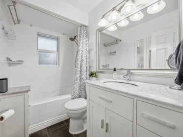 Hallway Photo of 11220 Lansdowne Drive, Surrey, BC