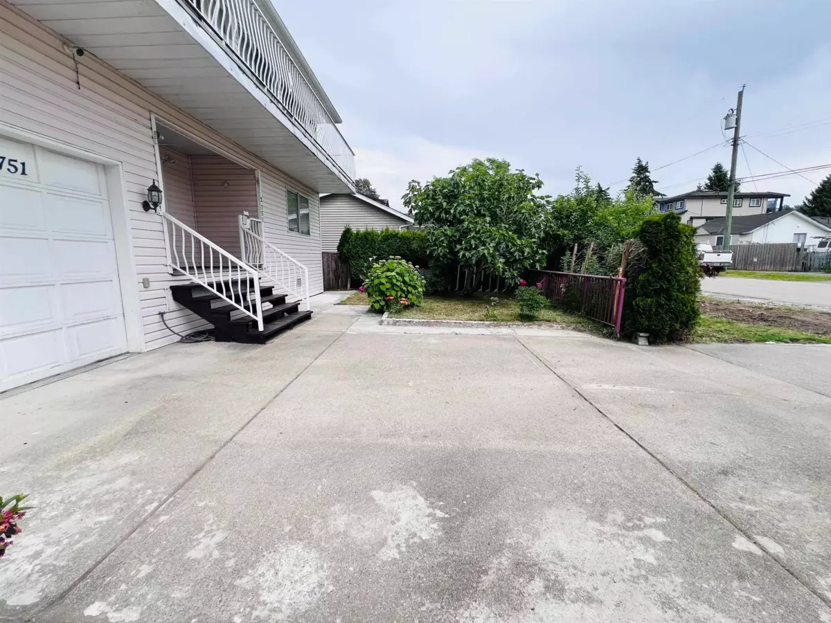 Living Room Photo of 12751 115A AVENUE, Surrey BC V3V 3R3