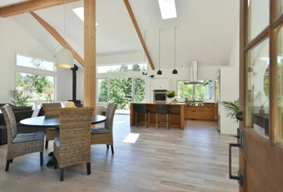 1860 Arboretum Drive, Gibsons, BC, Gibsons — Single Family Residence for sale