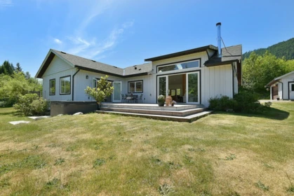 Outdoor Patio Photo of 1860 Arboretum Drive, Gibsons, BC