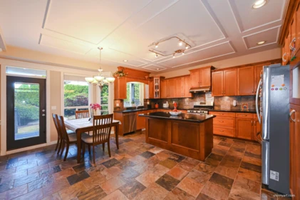 Kitchen Island Photo of 2492 148 Street, Surrey, BC