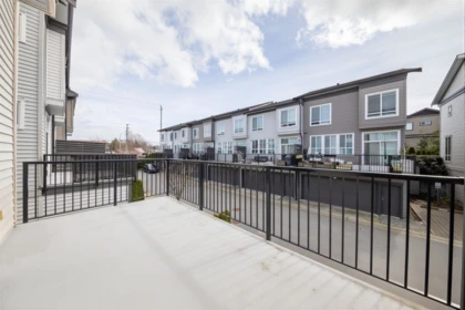 Front Yard Photo of 11 15938 27 Avenue, Surrey, BC