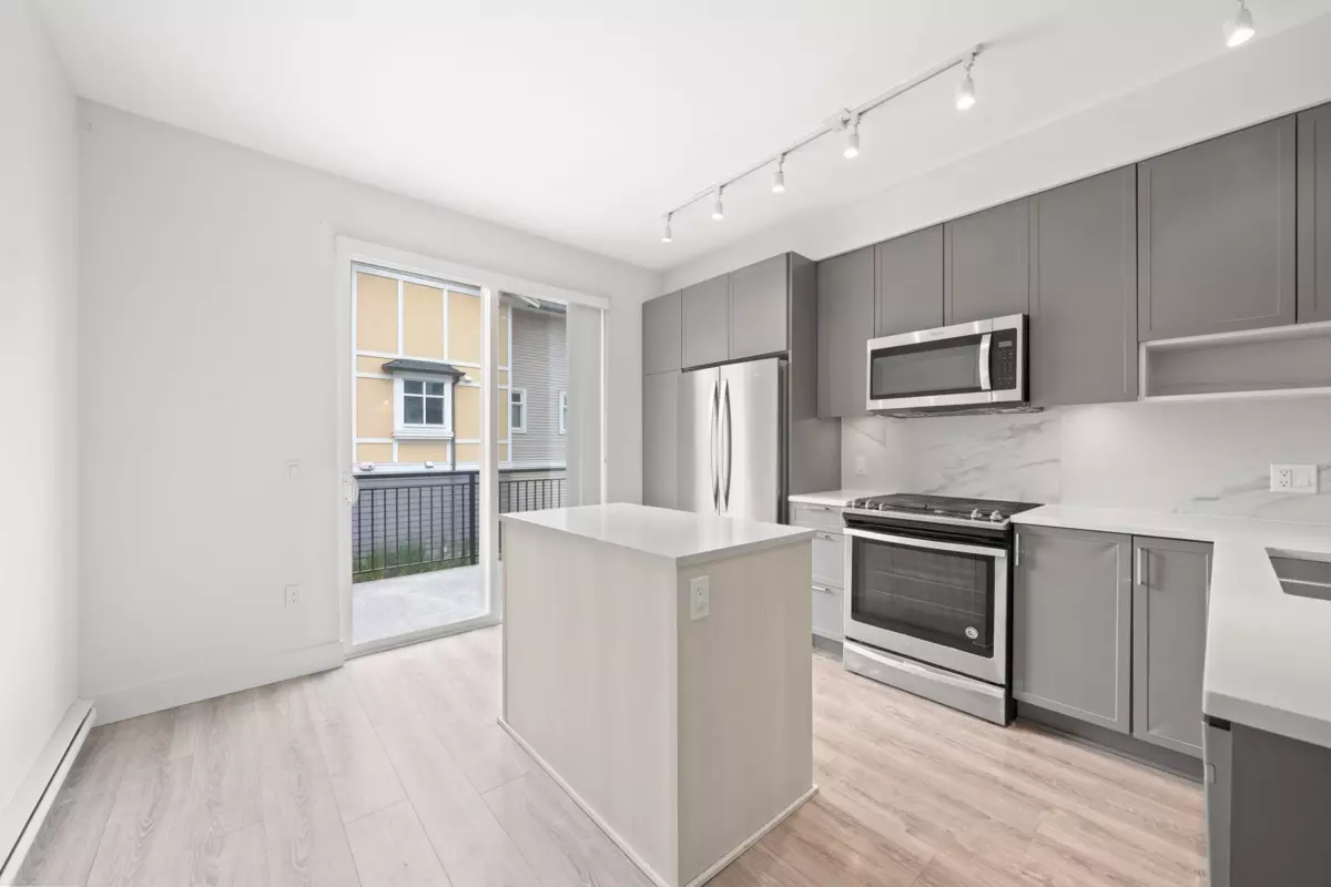 Dining Area Photo of 11 9718 161a Street, Surrey, BC