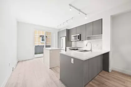 Kitchen Island Photo of 11 9718 161a Street, Surrey, BC