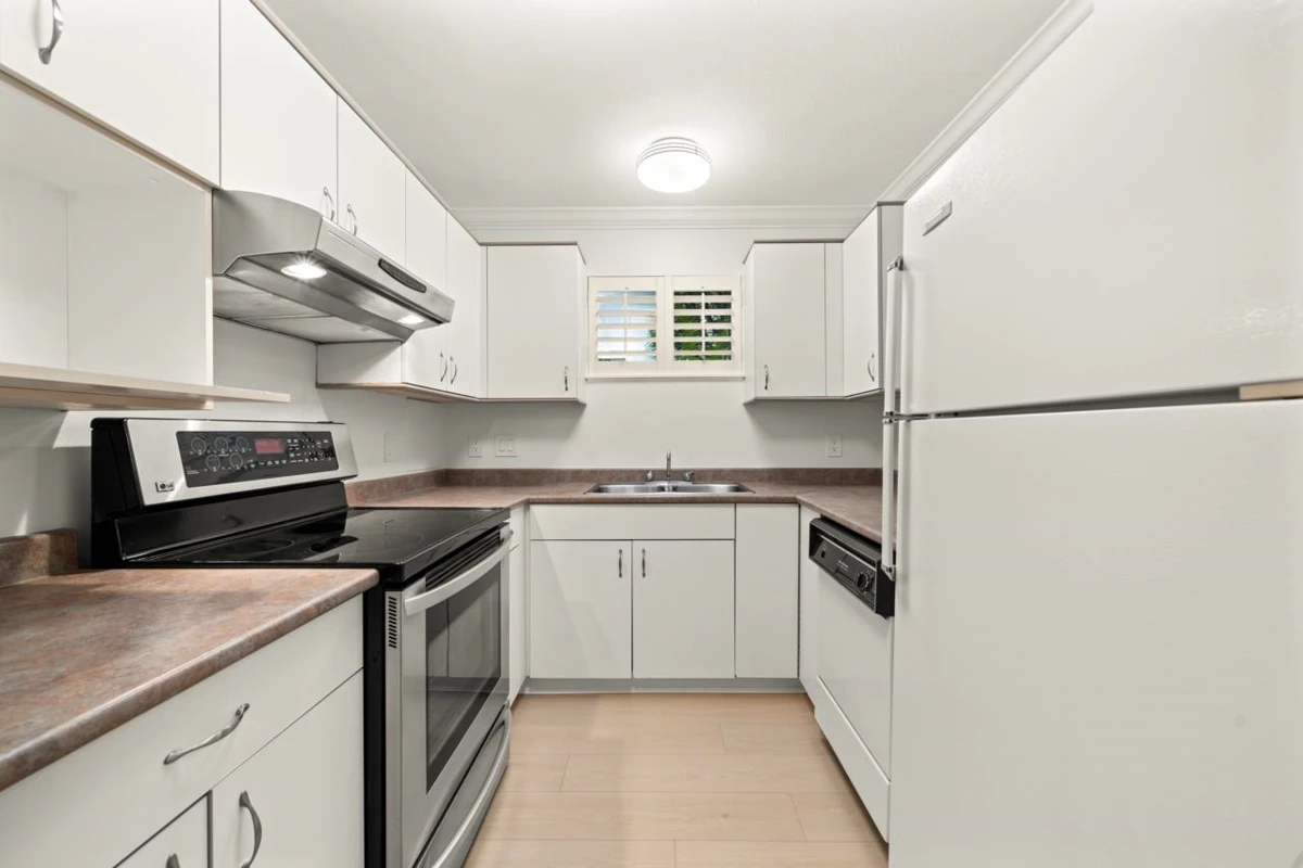 Dining Area Photo of 104 526 W 13th Avenue, Vancouver, BC