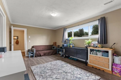 Hallway Photo of 46533 Darlene Avenue, Chilliwack, BC