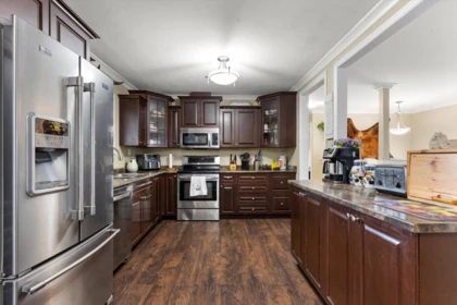 Kitchen Island Photo of 46533 Darlene Avenue, Chilliwack, BC