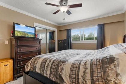 Powder Room Photo of 46533 Darlene Avenue, Chilliwack, BC