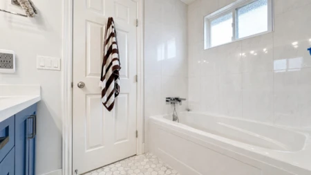 Guest Bathroom Photo of 15 10222 No.1 Road, Richmond, BC