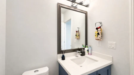 Walk-In Closet Photo of 15 10222 No.1 Road, Richmond, BC