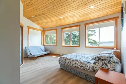 Basement Recreation Room Photo of 304 Esplanade Road, Keats Island, BC