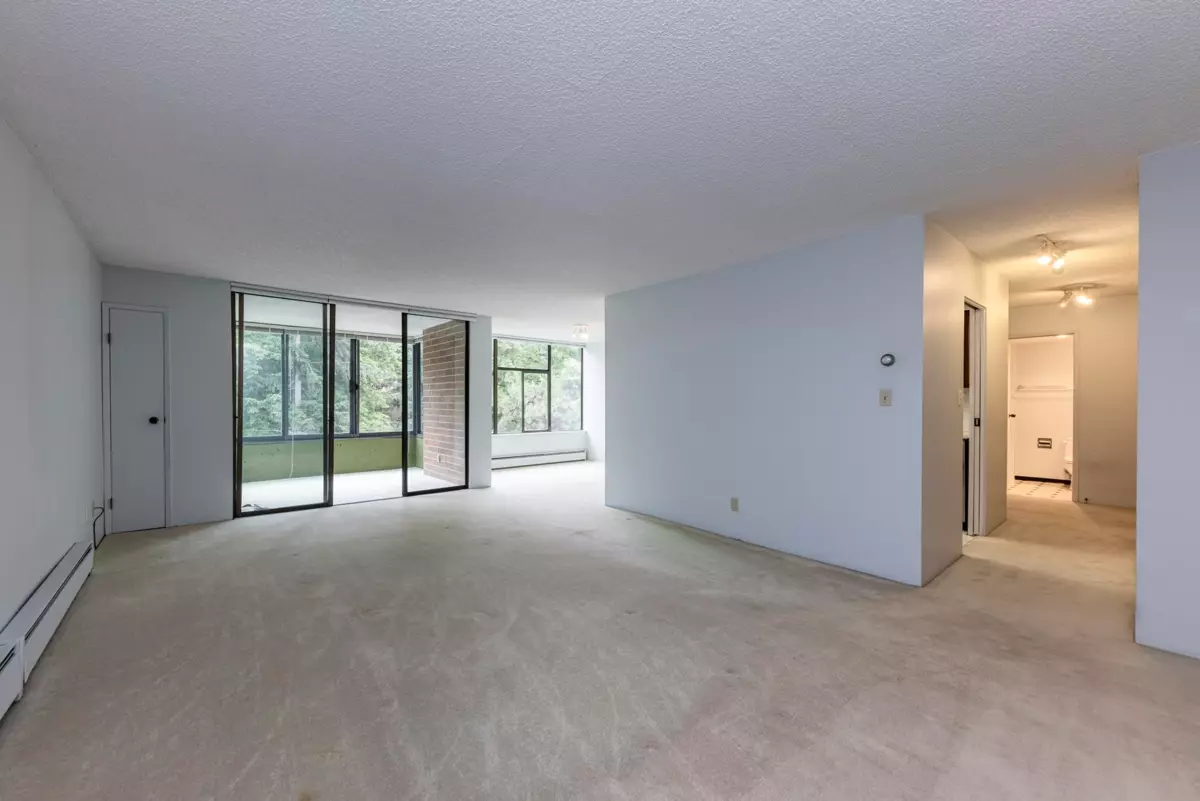 Dining Area Photo of 407 4101 Yew Street, Vancouver, BC