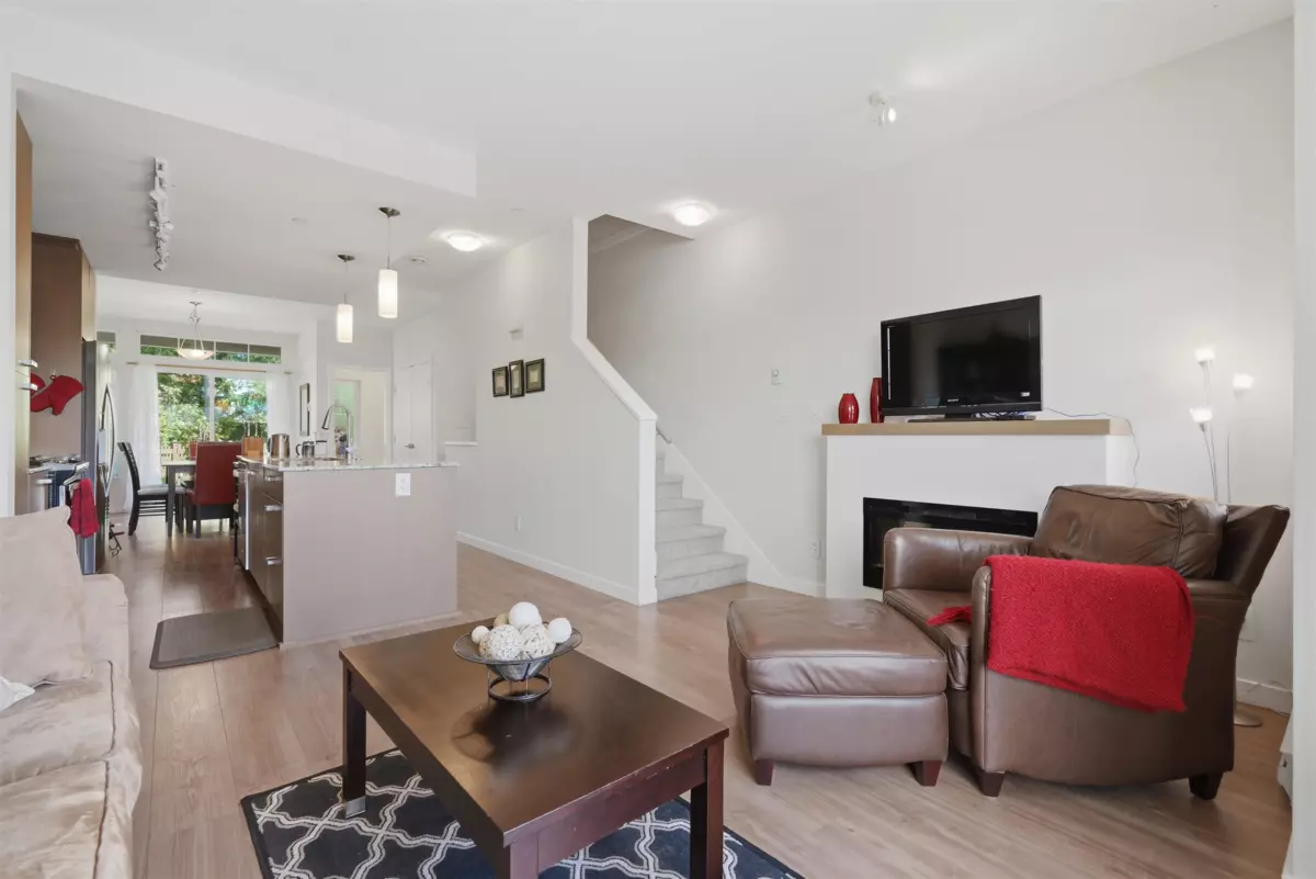 Family Room Photo of 5906 Beachgate Lane, Sechelt, BC