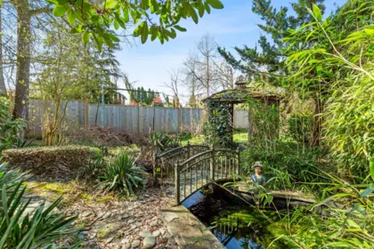 Garden / Landscaping Photo of 7729 Stave Lake Street, Mission, BC