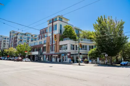 Hot Tub / Spa Photo of 331 2288 W Broadway, Vancouver, BC
