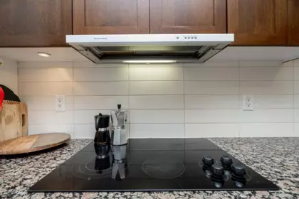 Kitchen Photo of 331 2288 W Broadway, Vancouver, BC