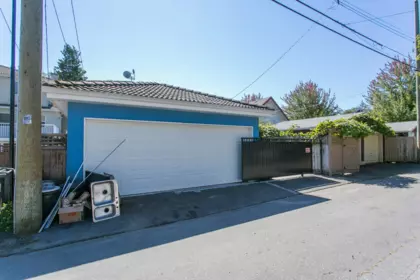 Backyard Photo of 915 E 23rd Avenue, Vancouver, BC