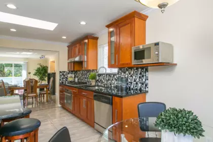 Breakfast Nook Photo of 915 E 23rd Avenue, Vancouver, BC