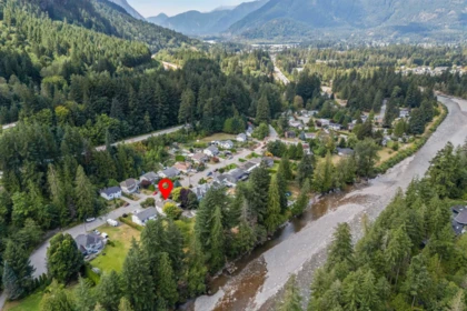 Outdoor Deck Photo of 275 Forrest Crescent, Hope, BC