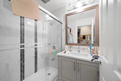 Primary Bathroom Photo of 275 Forrest Crescent, Hope, BC