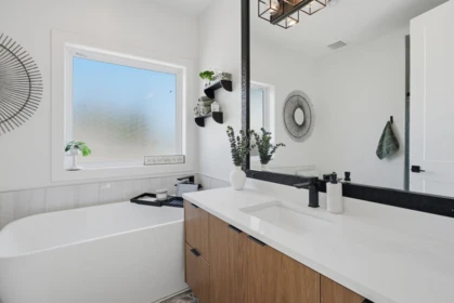 Entry Foyer Photo of 1746 140 Street, Surrey, BC