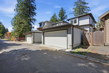 Front Yard Photo of 1746 140 Street, Surrey, BC